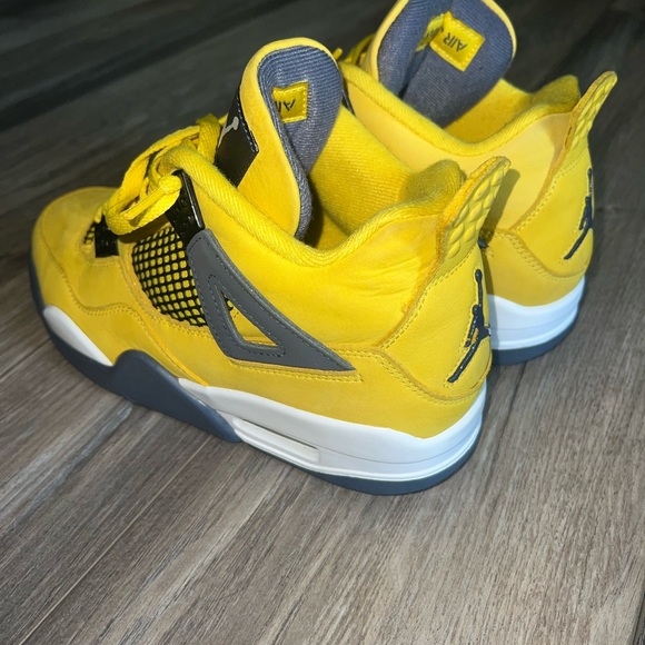 Jordan 4 - Picture 4 of 11